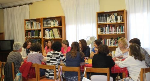 MUJER Y LITERATURA FUNDEN SUS LAZOS EN BUSCA DE LA PERFECTA SINFONÍA