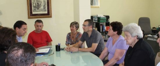 EL AYUNTAMIENTO DE BOLLULLOS ENTREGA CASAS EN PROPIEDAD A SIETE FAMILIAS DE LA LOCALIDAD