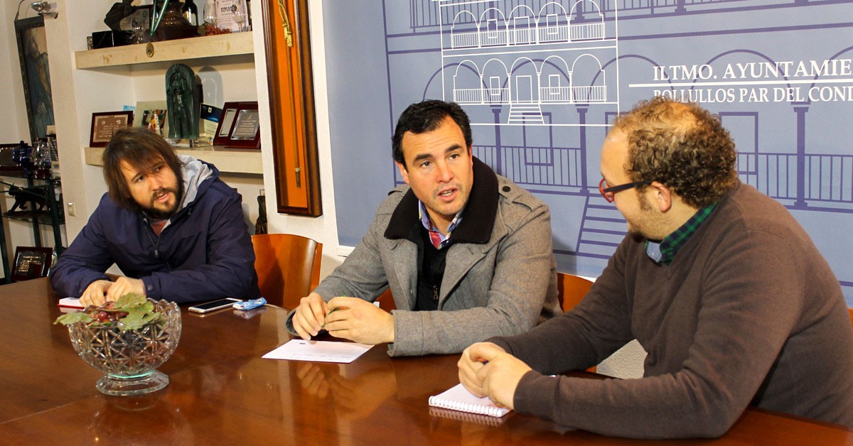 El Director del Instituto Andaluz de la Juventud visita Bollullos