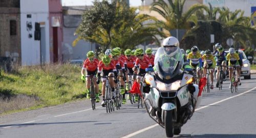 Los cadetes del equipo Bicicletas Valdayo Ac San Antonio, se llevan también el trofeo Federación cel