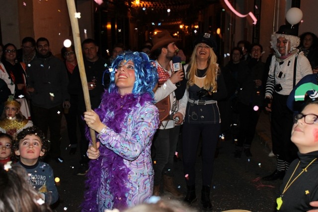 EN LA NOCHE DEL JUEVES DE PIÑATA EL ALCALDE INAUGURA EL CARNAVAL DE CALLE BOLLULLERO
