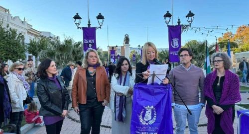 BOLLULLOS DICE NO A LA VIOLENCIA DE GÉNERO CON LA ESCENA "NO ES NORMAL, NO ES AMOR".