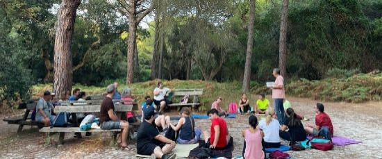 BOLLULLEROS VIVEN LA EXPERIENCIA DEL BAÑO DE BOSQUE EN DOÑANA