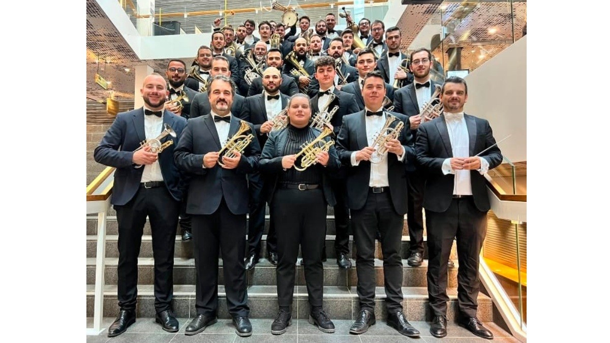 DOS BOLLULLEROS ENTRE LOS  INTEGRANTES DE LA MÁLAGA BRASS BAND