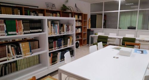 TRAS SU REMODELACIÓN, LA BIBLIOTECA ABRE DE NUEVO SUS PUERTAS AL PÚBLICO