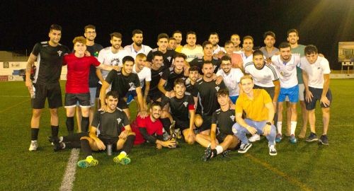 EL BOLLULLOS CF DERROTA AL CD PILAS Y SE ADJUDICA EL TROFEO DE LA VENDIMIA