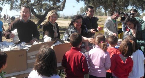 LOS CENTROS EDUCATIVOS DE BOLLULLOS CELEBRAN LOS DESAYUNOS SANOS Y JUEGOS COOPERATIVOS