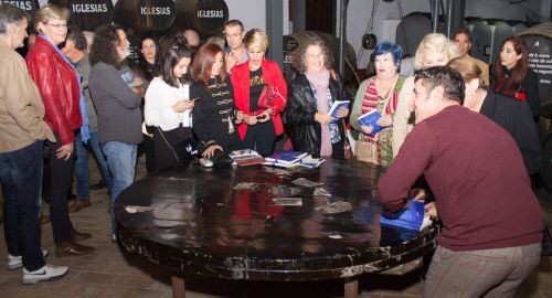 EDITADO POR EL AYUNTAMIENTO DE LA CIUDAD, GUILLERMO CANO PRESENTA “CARICIAS DE PAPEL”