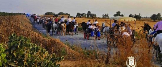 GRAN AMBIENTE DE PRE-FERIA EN LA VI RUTA ECUESTRE NOCTURNA