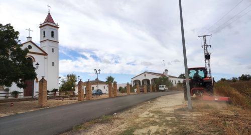 TRABAJOS DE DESBROCE Y LIMPIEZA EN EL CAMINO DE LA ERMITA