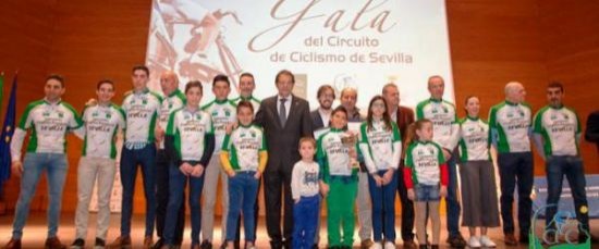 La Gala del Ciclismo Sevillano premia a cinco ciclistas bollulleros