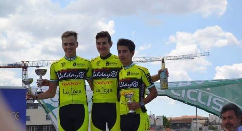 Triplete del Bicicletas Valdayo AC San Antonio en la primera prueba Cadeba