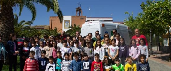El Aula Móvil del Consorcio de Transporte Sanitario lleva los primeros auxilios a 800 escolares