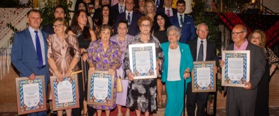 RECONOCIMIENTO PÚBLICO A 12 BOLLULLEROS/AS EN UN EMOTIVO ACTO DE PREFERIA