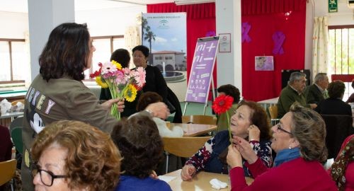 EL CENTRO DE MAYORES CELEBRA EL DÍA DE LA MUJER