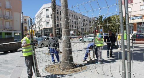 Instalación de un parque infantil en Pz. 8 de Marzo