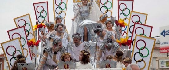 GRAN FIN DE SEMANA CARNAVALERO EN BOLLULLOS QUE DISFRUTÓ DEL CARNAVALITO Y LA GRAN CABALGATA