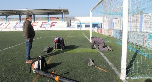 TRABAJOS DE MANTENIMIENTO DEL CÉSPED ARTIFICIAL DEL ESTADIO ELOY ÁVILA CANO