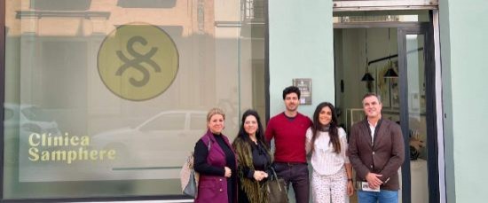 EL ALCALDE VISITA LA CLÍNICA "SAMPHERE", UNA NUEVA EMPRESA INSTALADA EN NUESTRA CIUDAD