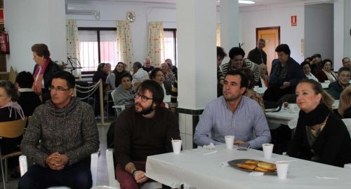 Desayuno en el Centro de Día de Mayores