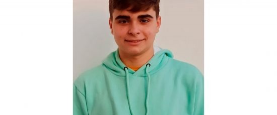 EL ALCALDE FELICITA AL NADADOR LOCAL ÁLVARO HERNÁNDEZ