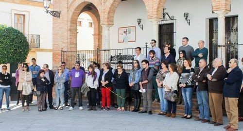 Concentración municipal por los atentados de París