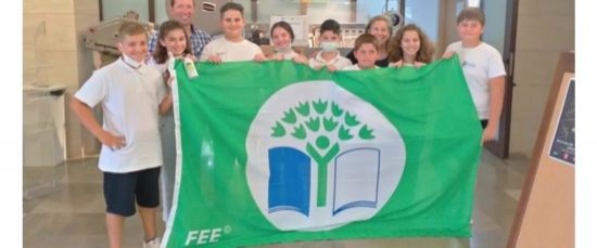 BANDERA VERDE AL CEIP LAS VIÑAS DE BOLLULLOS POR CUARTO AÑO CONSECUTIVO