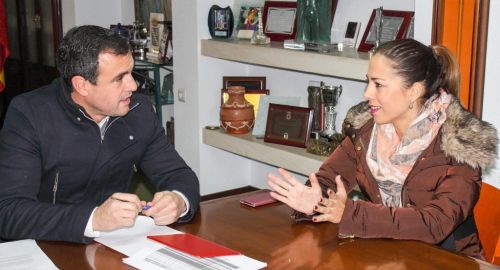 REUNIÓN CON LA DELEGADA DE FOMENTO Y VIVIENDA PARA LA MEJORA EN LA TRAVESÍA