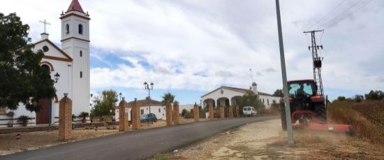 TRABAJOS DE DESBROCE Y LIMPIEZA EN EL CAMINO DE LA ERMITA