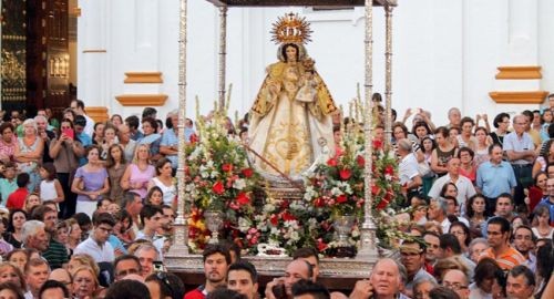 Bollullos recibe a su Patrona como antesala de las Fiestas de Septiembre