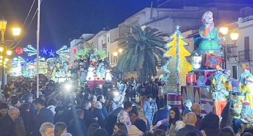 LA CABALGATA DE REYES REPARTIÓ MAGIA E ILUSIÓN POR LAS CALLES DE BOLLULLOS