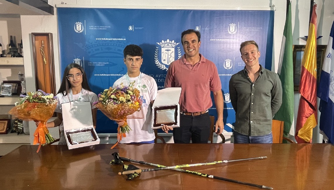 RECIBIMIENTO INSTITUCIONAL A LOS BOLLULLEROS CAMPEONES DE ANDALUCÍA DE MARCHA NÓRDICA