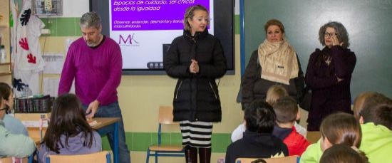 CHARLAS SOBRE LA IGUALDAD EN LOS CEIP DE BOLLULLOS PAR DEL CONDADO