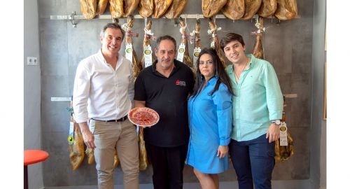 NUEVO NEGOCIO EN BOLLULLOS PAR DEL CONDADO: IBÉRICOS SAMUEL CARRELLÁN