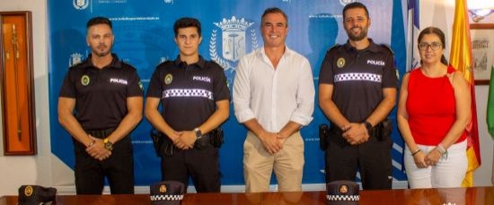 BIENVENIDA INSTITUCIONAL A LOS DOS NUEVOS FUNCIONARIOS EN PRÁCTICAS DE NUESTRA POLICÍA LOCAL