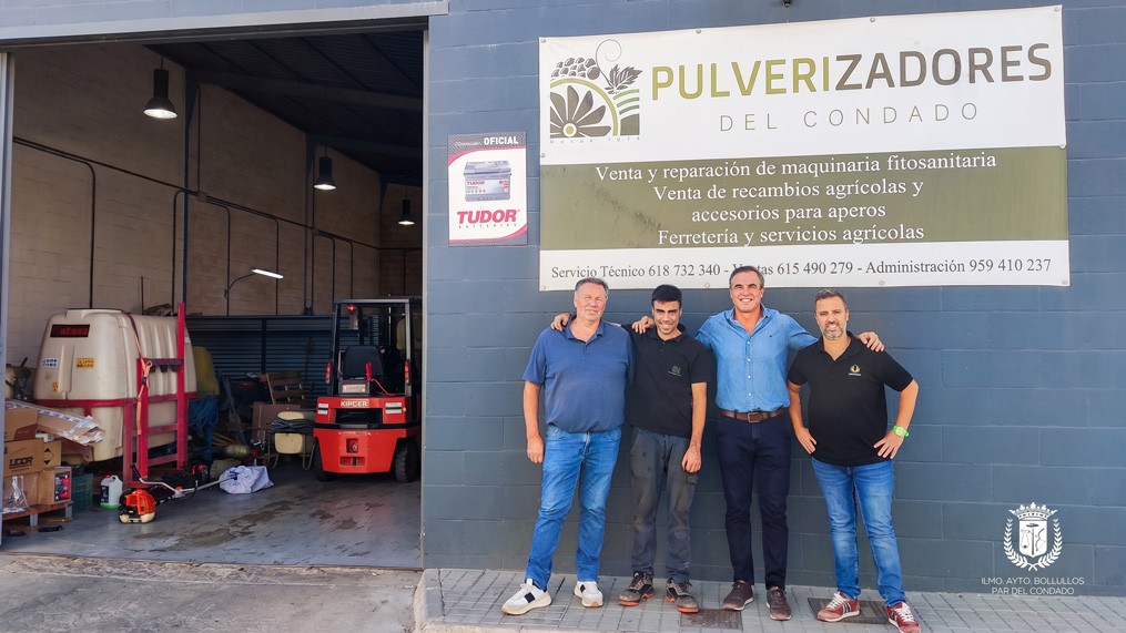 EL ALCALDE VISITA LAS NUEVAS INSTALACIONES DE PULVERIZADORES DEL CONDADO