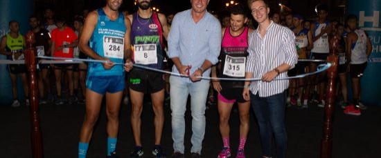 ÉXITO DE PARTICIPACIÓN EN LA VI CARRERA NOCTURNA DE BOLLULLOS PAR DEL CONDADO