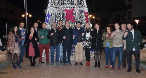 EL AYUNTAMIENTO Y APYME PONEN EN MARCHA LA CAMPAÑA DE NAVIDAD CON EL ENCENDIDO DEL ALUMBRADO