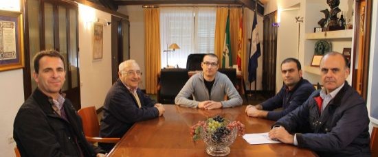 EL ALCALDE DE BOLLULLOS SE REÚNE CON APYME PARA ANALIZAR LA SITUACIÓN ACTUAL DE LOS EMPRESARIOS DEL 