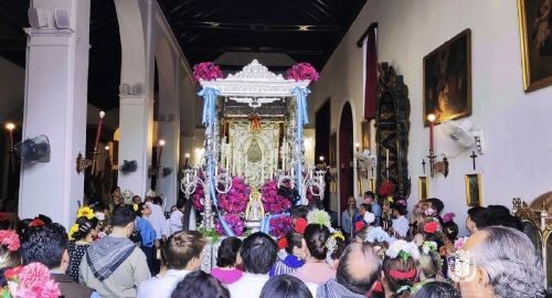 LA HERMANDAD DEL ROCÍO DE BOLLULLOS PAR DEL CONDADO COMIENZA SU PEREGRINACIÓN HASTA LA ALDEA