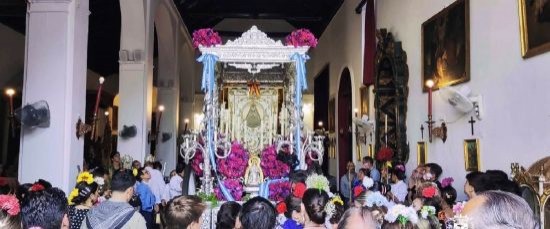 LA HERMANDAD DEL ROCÍO DE BOLLULLOS PAR DEL CONDADO COMIENZA SU PEREGRINACIÓN HASTA LA ALDEA