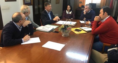 CARMELO ROMERO SE REÚNE CON LA COMUNIDAD DE REGANTES DE BOLLULLOS