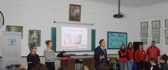 CHARLA PREVENTIVA SOBRE VIOLENCIA DE GÉNERO EN LOS IES SAN ANTONIO Y CFP NUESTRA SEÑORA DE LAS MERCEDES