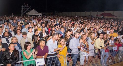 BOLLULLOS DISFRUTA CON EL CONCIERTO DE NIÑA PASTORI