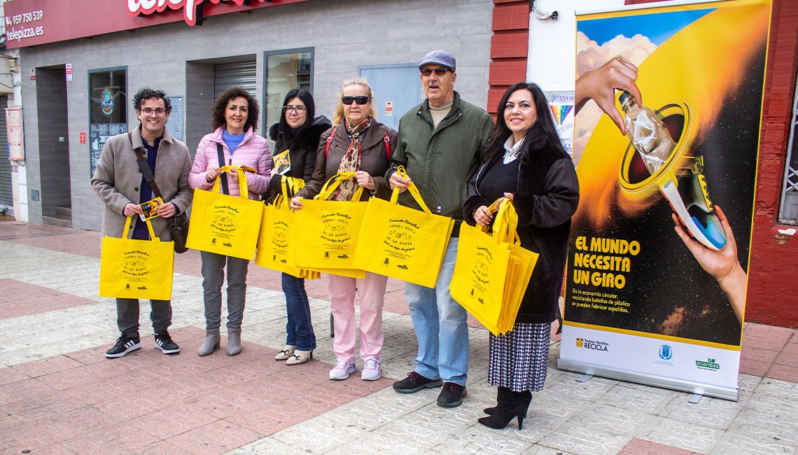 EL AYUNTAMIENTO Y ECOEMBES FOMENTAN EL USO DEL CONTENEDOR AMARILLO