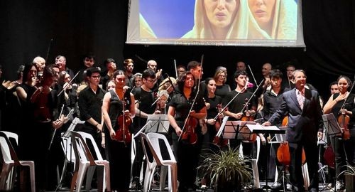 ESPLENDIDO CONCIERTO DE LA ORQUESTA MANUEL DE FALLA Y LA CORAL POLIFONICA