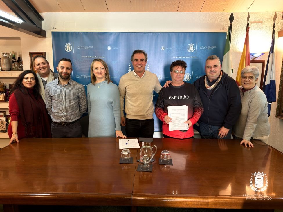 ENTREGA DE SUBVENCIÓN MUNICIPAL LA ASOCIACIÓN BOLLULLOS ORGULLOSO