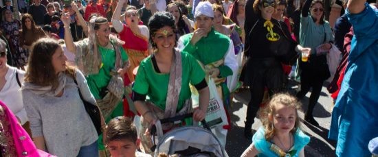 EL CARNAVALITO LLENÓ LAS CALLES DE BOLLULLOS CON LOS MAS PEQUEÑOS