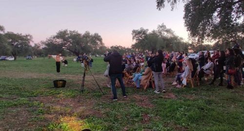 LA PLAZA DE LA IGLESIA Y LA DEHESA SE CONVIRTIERON EN ESCENARIOS AL AIRE LIBRE