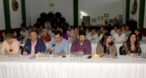 ENTREGA DE DIPLOMAS DEL CURSO DE CATA DE LA XX SEMANA DE VITICULTURA Y ENOLOGÍA EN EL CONDADO